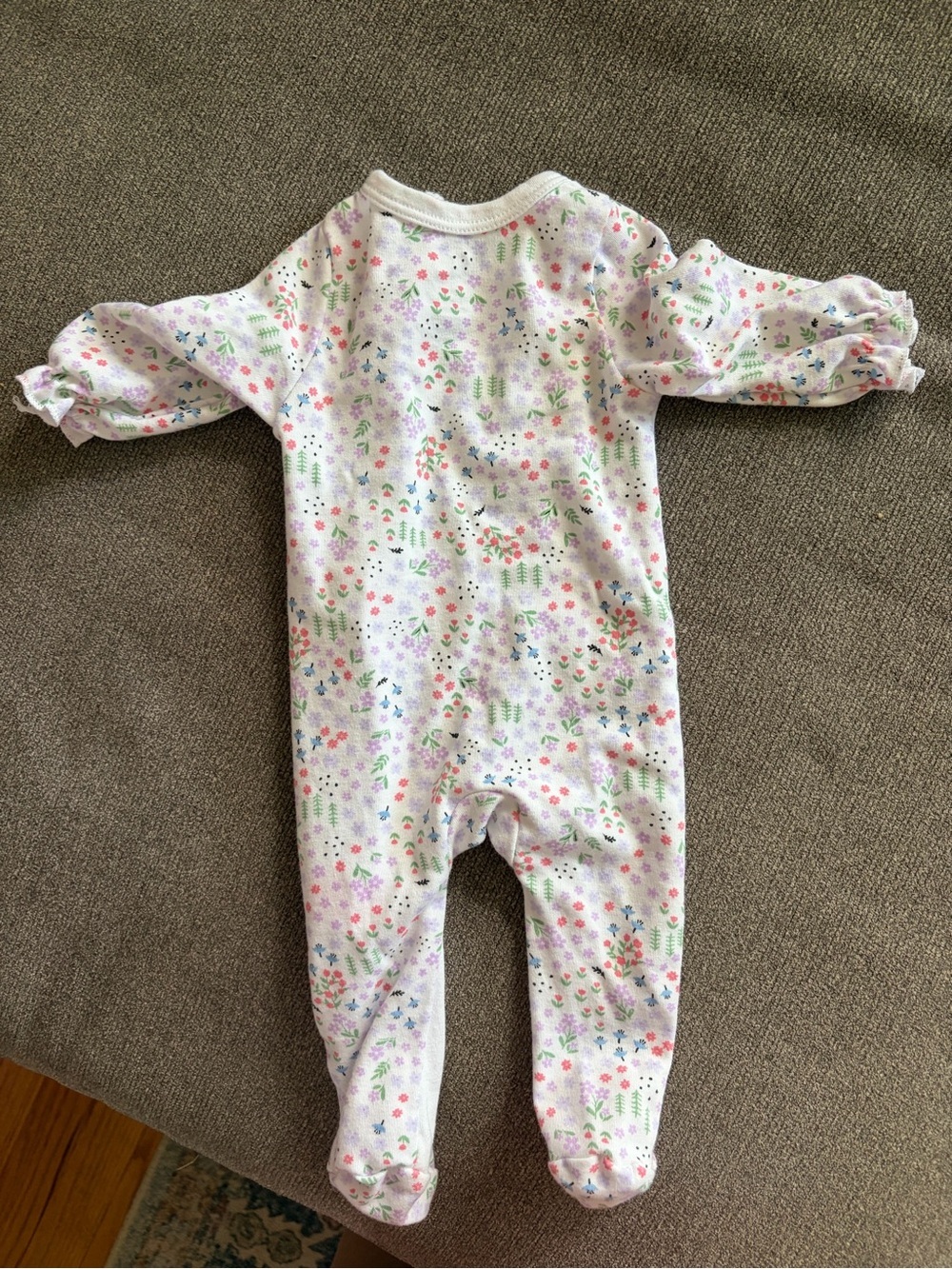 Hello Kitty White & Pink Floral Infant One-Piece 3 months - Picture 4 of 4